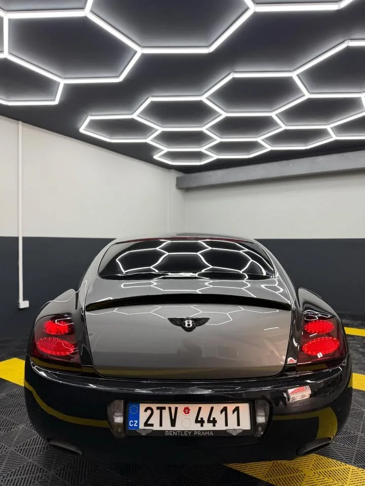 Bentley Continental GT zezadu