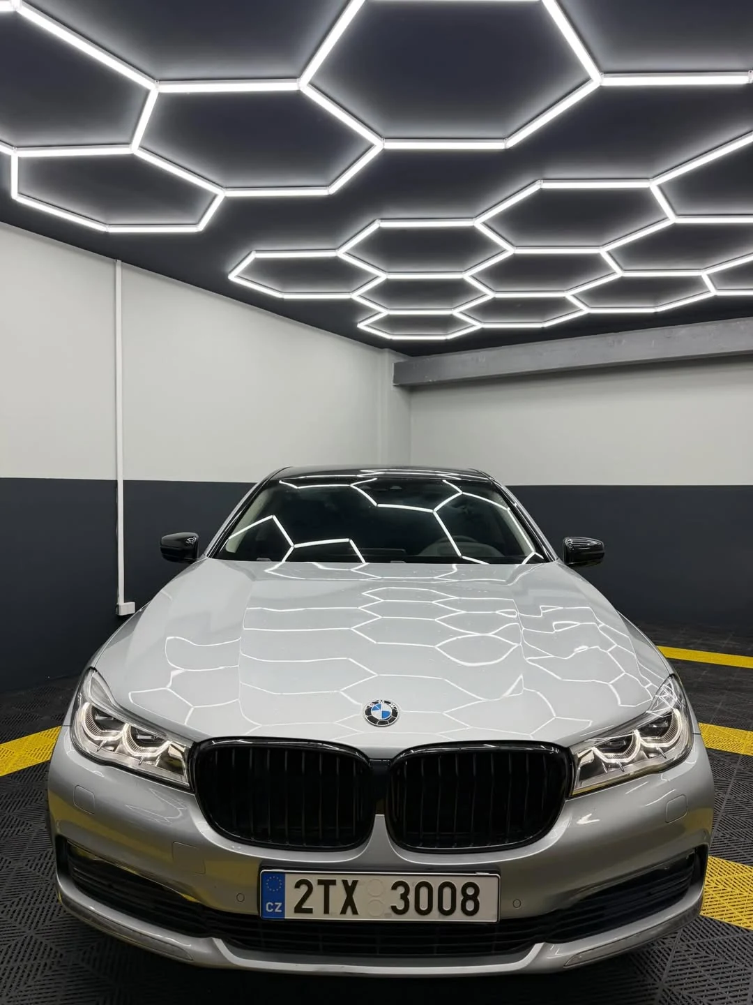 BMW G11 740xd zepředu