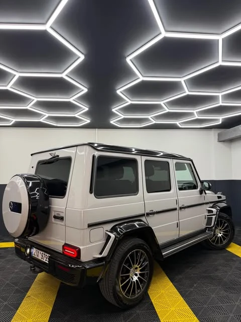 Mercedes G350 4MATIC zezadu z boku