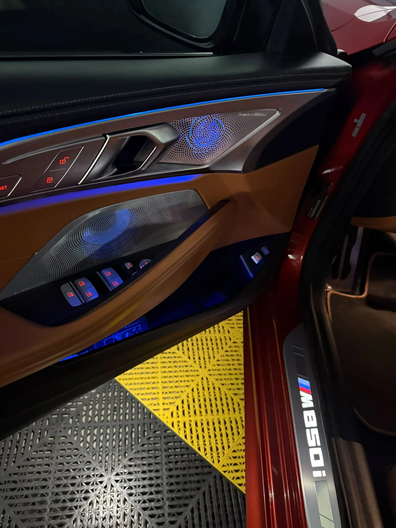 Detail interiéru BMW M850i