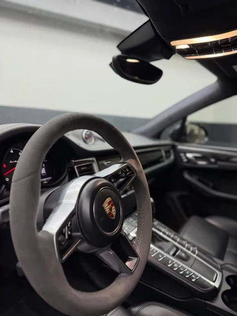 Interiér Porsche Macan Turbo