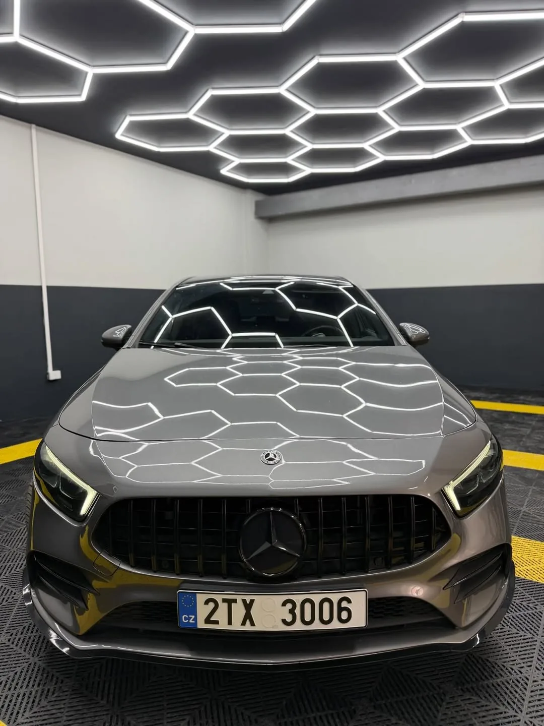 Mercedes-AMG A 35 zepředu