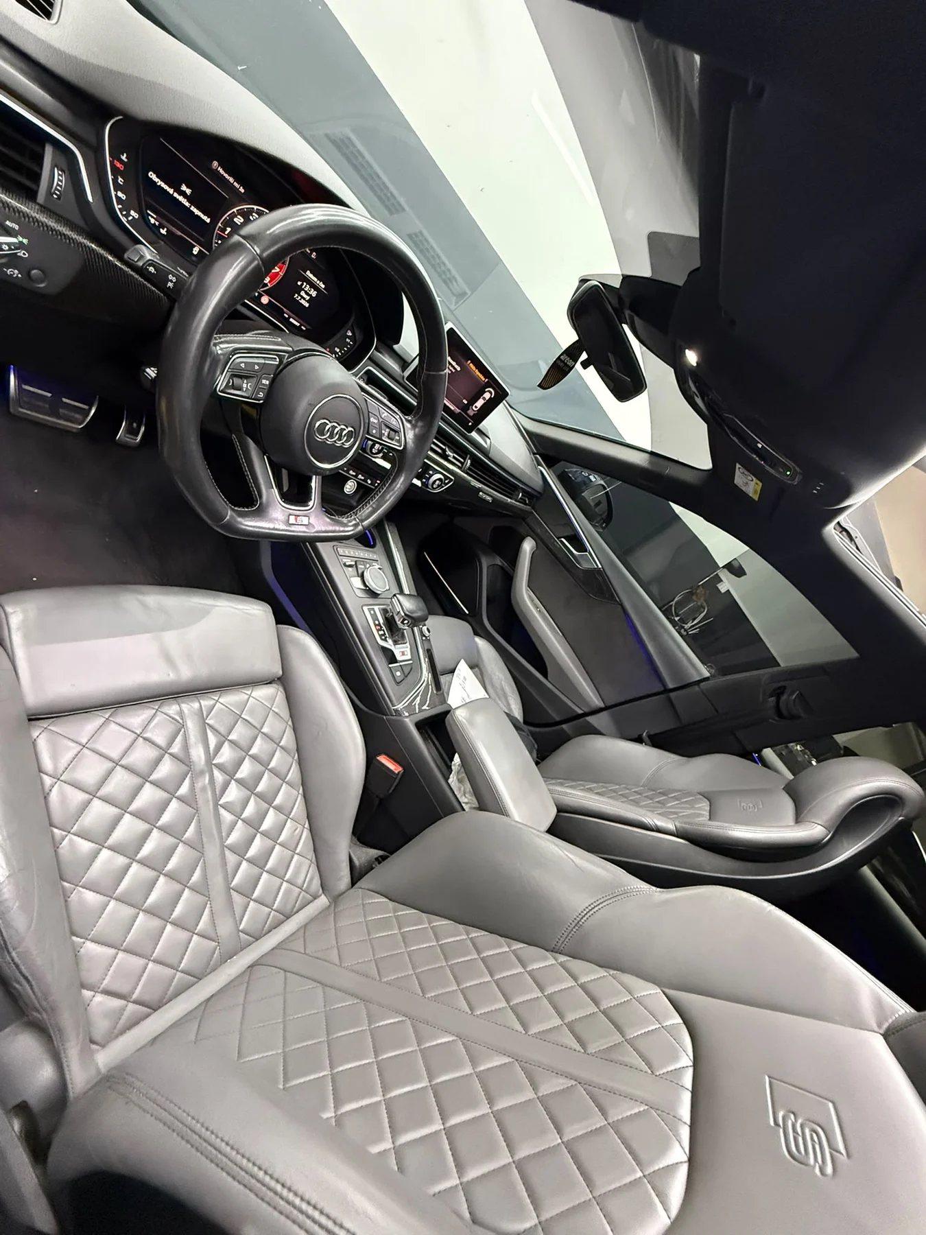Interiér Audi S5